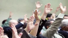 صفقات سياسية لتمرير شخصيات مستبعدة من الانتخابات