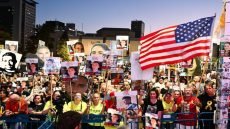  مظاهرة عارمة للمستوطنين قبالة وزارة حرب الاحتلال الصهيوني في “تل أبيب” للمطالبة بإنهاء الحرب وإبرام صفقة تبادل أسرى شاملة