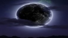 ستشهد السماء يوم غدٍ السبت ظاهرة فلكية تُعرف باسم القمر الأسود.