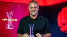 هانسي فليك مدرب برشلونة أفضل مدرب في العالم 2024/2025 من اختيار BILD