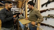 الداخلية: تسجيل 125 ألف استمارة لحيازة السلاح في عموم العراق