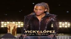 لاعبة برشلونة “فيكي لوبيز” أفضل لاعبة شابة.