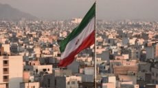 إيران تستدعي سفراءها في برلين وباريس ولندن للتشاور بشأن الملف النووي