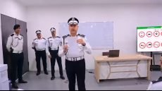 مدير المرور العام يلقي محاضرة حول بناء الذات الوظيفي للضباط الأحداث