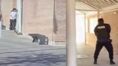 طالبة بعمر 14 عاماً تطلق النار على عدد من زملائها في مدرسة بالأرجنتين؛ بسبب تعرضها للتنمر.