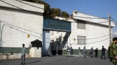 فرنسا تطالب إيران بإطلاق سراح ثلاثة مواطنين فوراً