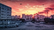 الجيش الصهيوني يعلن تعميق استهدافه للمدنيين في قلب غزة وإجبارهم على الهجرة.