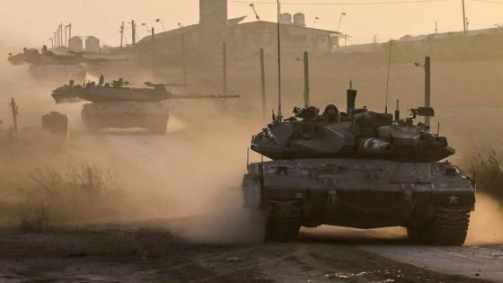 مسؤول عسكري صهيوني: القوات البرية تتوغل فـي مدينة غزة بإتجاه وسطها.