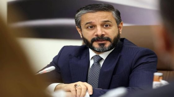 وزير التعليم العالي “نعيم العبودي”: لم نفرض لبس الحجاب في الجامعات وانا مؤمن بأن لبس الحجاب لا يفرض وانما يجب ان يكون عن قناعة ويجب ان نوصل الدين بطريقة سلسلة.