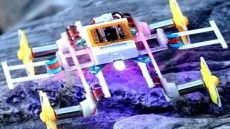 علماء صينيون يطورون أصغر روبوت لاسلكي في العالم بحجم حبة رمل لضبط جرعات الأدوية ومراقبة الجسم من الداخل