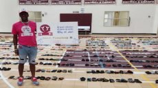 رجل من ولاية جورجيا الأمريكية يدخل موسوعة غينيس بعد جمعه 1165 زوجًا من الجوارب الغريبة والاحتفاظ بها في خزانته الخاصة