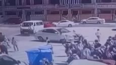 شرطة الكرخ: إخلاء سبيل السائقة بحادث الدهس أمام المدرسة بحي الجامعة بعد تنازل ذوي الطالب المصاب عنها