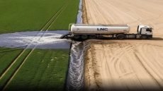 ابتكر علماء نرويجيون تقنية النانوكلاي السائل، التي تحوّل الصحراء القاحلة إلى تربة زراعية خصبة خلال 7 ساعات فقط