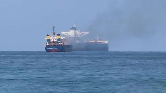 سفينة شحن ترفع العلم الهولندي تتعرض لهجوم على بعد 120 ميلاً بحرياً جنوب شرقي عدن في اليمن