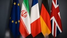 المانيا وفرنسا وبريطانيا تحث إيران على تجنب التصعيد وتؤكد استمرار المسار الدبلوماسي رغم إعادة فرض عقوبات الأمم المتحدة.