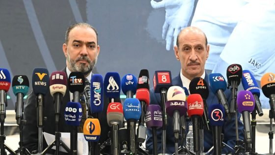 الإعلام والاتصالات واتحاد الكرة يؤكدان توحيد الخطاب الوطني لدعم المنتخب في مشوار المونديال
