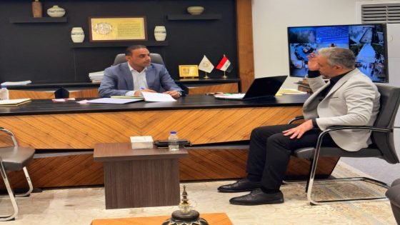 العامري ومدير تربية الزبير يناقشان خطة تطوير المدارس وتعزيز الكوادر التعليمية في القضاء
