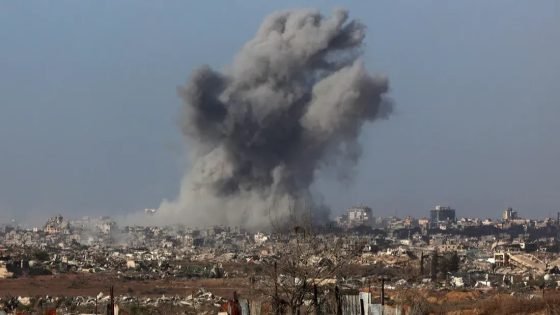 غارات إسرائيلية عنيفة على غزة رغم إعلان وقف إطلاق النار
