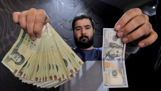التومان الإيراني يواصل الانخفاض امام الدولار ليسجل 16 مليون و700 الف