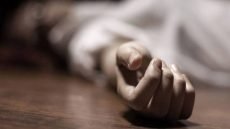 انتحار شاب مدمن مخدرات من مواليد 1999 بشنق نفسه بواسطة قطعة قماش داخل منزله، في مدينة الصدر شرقي بغداد.