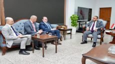 وزير الكهرباء يبحث مع القائم بالأعمال الأمريكي التعاون في مجال الطاقة