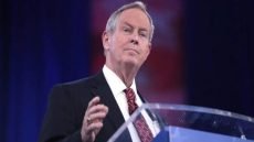 عضو في الكونغرس الأميركي يدعو لإلغاء قانون قيصر بعد سقوط نظام الأسد