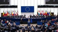 الاتحاد الأوروبي يدعو إلى وقف شامل لإطلاق النار في السودان ويطالب بتوسيع ولاية المحكمة الجنائية لتشمل كامل البلاد