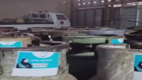 “عالية نصيف” تعلق صورها على قناني الغاز لتتواجد في كل منازل العراقيين.