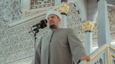 خطيب جامع أبو حنيفة: ليس من حق مُقاطع الانتخابات أن يحاسب النواب ويطالب بالتعيين والحقوق لأن هذا تناقض