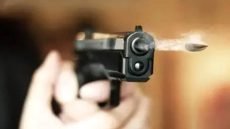 جريمة مروعة.. أب مخمور يطلق النار على عائلته في بغداد ويقتل ابنته ويصيب زوجته وابنه