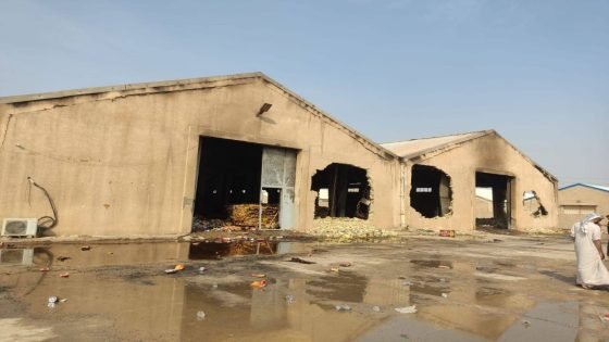 وزارة التجارة: المخازن التي تعرّضت للاحتراق في النجف الأشرف لا علاقة لها بمفوضية الانتخابات