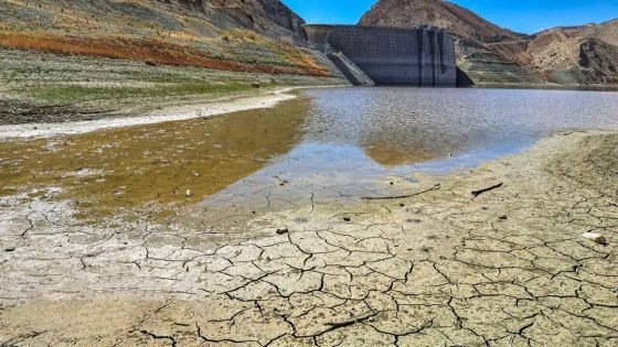 إيران تعلن نيتها شراء المياه من دول الجوار بسبب تفاقم الجفاف