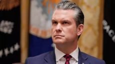 وزير الحرب الأميركي في مأزق قانوني غير مسبوق… واتهامات بارتكاب جرائم حرب