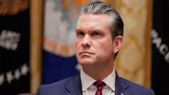 وزير الحرب الأميركي في مأزق قانوني غير مسبوق… واتهامات بارتكاب جرائم حرب