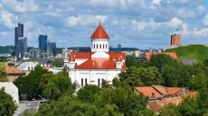 ليتوانيا تعلن حالة الطوارئ بسبب “مناطيد التهريب” القادمة من روسيا البيضاء