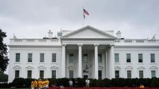 واشنطن تهدد بإجراءات مضادة ضد الاتحاد الأوروبي على خلفية قيود تنظيمية