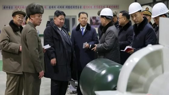 كوريا الشمالية تختبر صواريخ بعيدة المدى من غواصة نووية