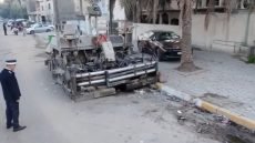 مدير المرور العام يتابع ميدانياً الوقوف العشوائي للمركبات الإنشائية داخل الأزقة السكنية وما تسببه من أضرار للبنى التحتية وحركة السير