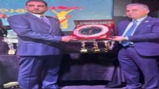 القيسي يتسلم جائزة مؤسسة عيون للابداع نيابة عن اللامي