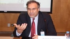   وزير الكهرباء السابق “لؤي الخطيب”: إنتاجية الموظف العراقي “صفر” والاقتصاد العراقي سينهار تمامًا في 2030.