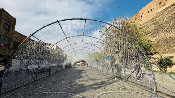 استكمال جميع التحضيرات لمهرجان رأس السنة الجديدة أمام قلعة أربيل.