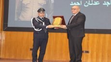 في إنجاز مزدوج.. اللواء ماجد عدنان أحمد ينال الدكتوراة ويقود “شؤون الجوازات” لصدقارة المؤسسات الحكومية