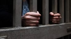 محكمة جنايات الكرخ في بغداد تصدر حكماً بالسجن 10 سنوات بحق مدان انتحل صفة قاضٍ.