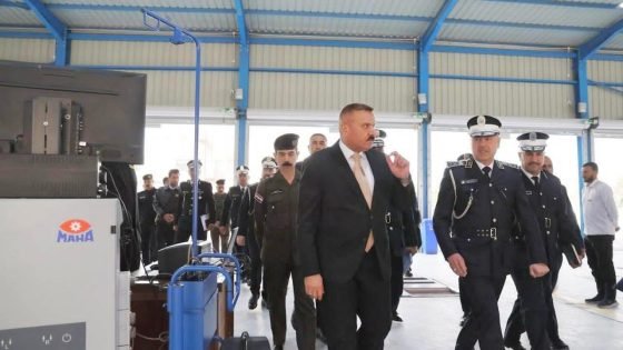 لتخفيف العبء عن المراجعين .. وزير الداخلية يفتتح مجمع تسجيل المركبات وإجازات السوق في مدينة الكاظمية