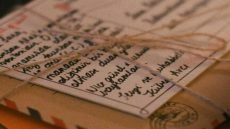 الدنمارك تصبح أول دولة بأوروبا تتوقف عن توصيل الرسائل؛ بعدما قامت شركة البريد السويدية – الدنماركية بوستنورد بتسليم آخر رسائلها منهية بذلك 401 عام من تاريخ البريد في البلاد.