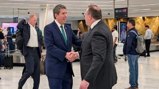 نائب وزير الخارجية الأميركي مايكل ريغاس يصل بغداد لتعزيز الشراكة ودعم السيادة والاستقرار في العراق