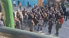 مقتل عنصر من البسيج خلال احتجاجات غرب إيران