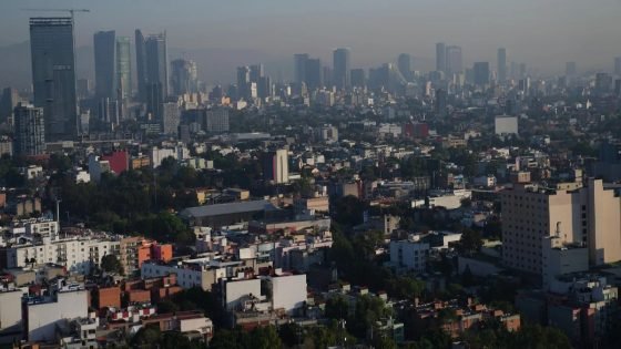 زلزال بقوة 6.5 درجات يضرب مكسيكو سيتي ويخلّف إصابات وأضراراً مادية