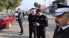 مدير المرور العام يشخّص مواقع الوقوف الممنوع والكثافات المرورية ويشرف ميدانياً على معالجتها لضمان انسيابية السير