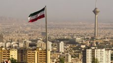 كشف قادة إيرانيون، عن احتمال توجيه ضربة عسكرية استباقية ضد #إسرائيل، وفق بيان صادر عن مجلس الدفاع الإيراني المنشأ حديثاً.